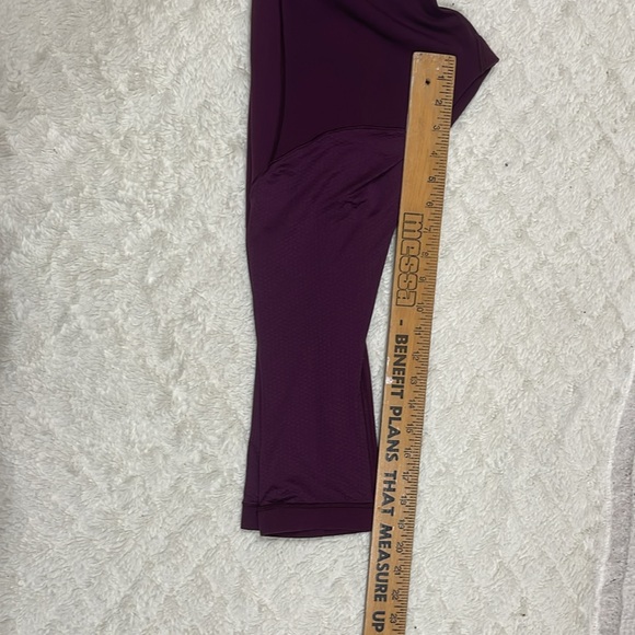 Lululemon capris, size 4 good‎ used condition B1 - Picture 9 of 9